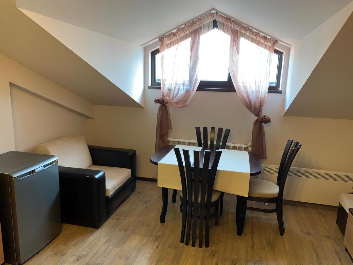 7 Apartments In Alexander Complex Банско Экстерьер фото